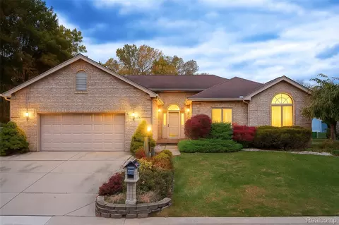38640 Alma Ln, Westland, MI 48185