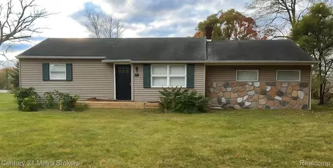 2565 Mccollum Ave, Flint, MI 48504