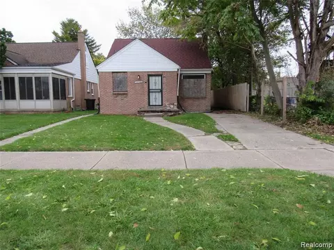 13756 W Outer Dr, Redford, MI 48239