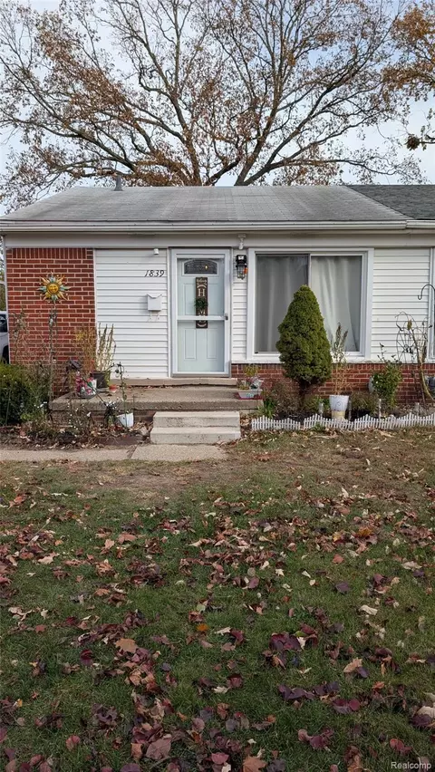 1839 Ackley Ave, Westland, MI 48186