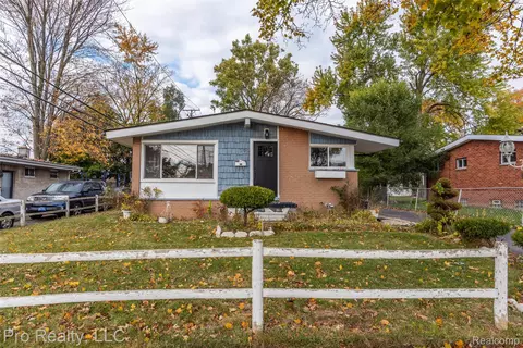 399 Boyd St, Pontiac, MI 48342