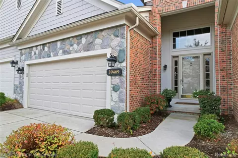 39469 Edgewater Dr, Northville, MI 48168