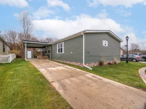 13749 Heritage St, Ash, MI 48117