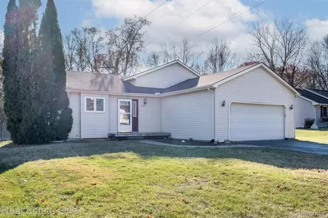 7053 Pershing, Waterford, MI 48327