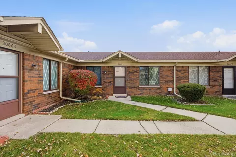 30671 Washington Blvd, Warren, MI 48093