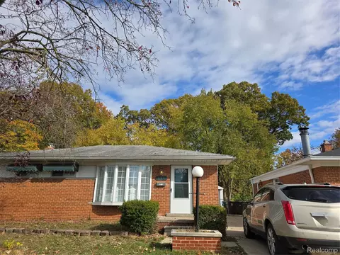 140 Hubbard St, Garden City, MI 48135