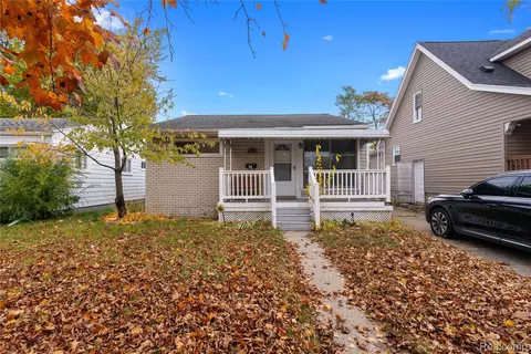 21410 Panama St, Warren, MI 48091