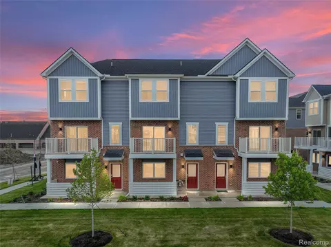 822 Huntley Ln, Troy, MI 48085