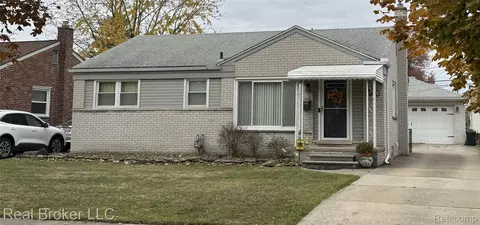 6861 Burnly St, Garden City, MI 48135
