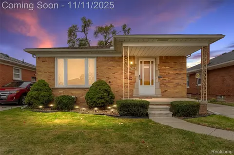 18258 Empire Ave, Eastpointe, MI 48021
