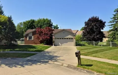 28688 Oldbridge Cir, Chesterfield, MI 48047