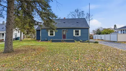 11850 N Haggerty Rd E, Plymouth, MI 48170