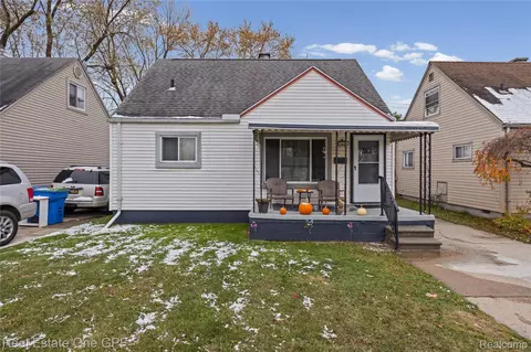14898 Chesterfield Ave, Warren, MI 48089
