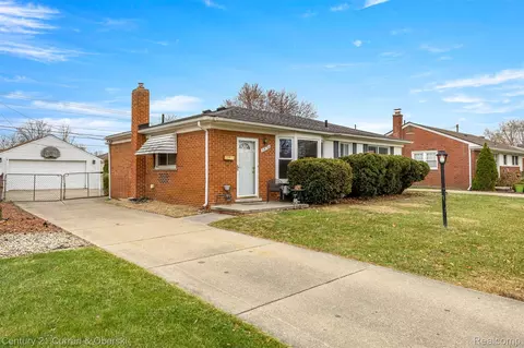 35158 Parkdale St, Livonia, MI 48150