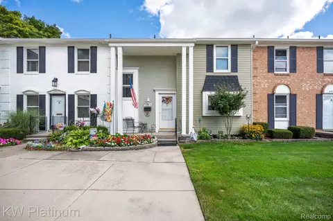 37619 Charter Oaks Blvd, Clinton Township, MI 48036