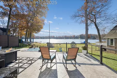 4009 Highcrest Dr, Genoa, MI 48116