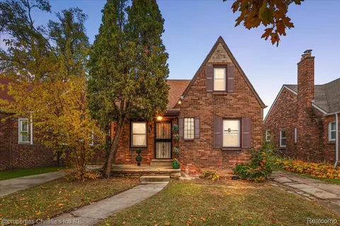 16818 Gilchrist St, Detroit, MI 48235