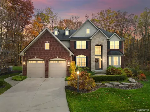 41733 Wilder Ct, Novi, MI 48377