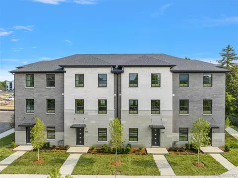 2853 Summers, Troy, MI 48084