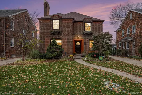 1358 Harvard Rd, Grosse Pointe Park, MI 48230