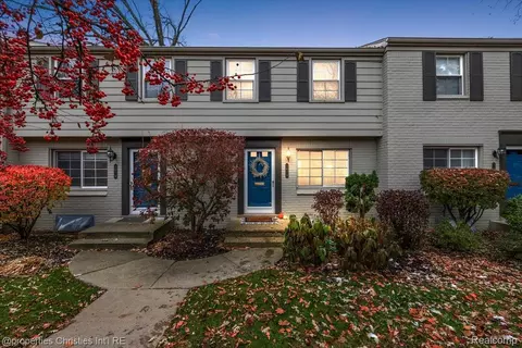 1679 Graefield Rd, Birmingham, MI 48009