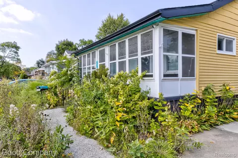 1526 Albany St, Ferndale, MI 48220