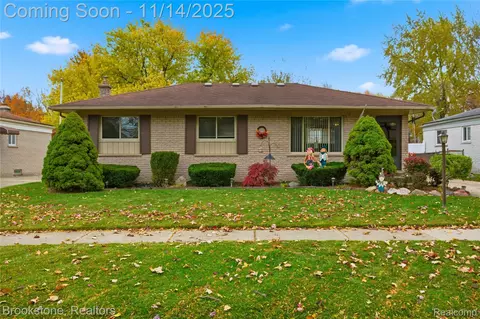 875 Meadowlake Rd, Canton, MI 48188
