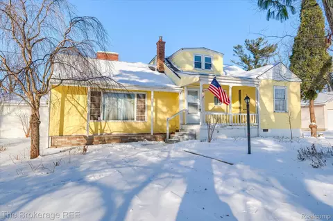 6449 Lapeer Rd, Burton, MI 48509