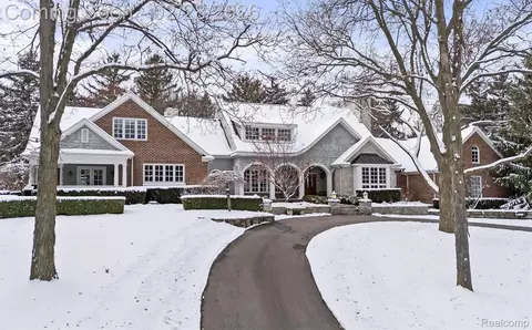 3460 Bloomcrest Dr, Bloomfield Hills, MI 48304