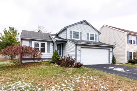 396 Princeton Dr, South Lyon, MI 48178