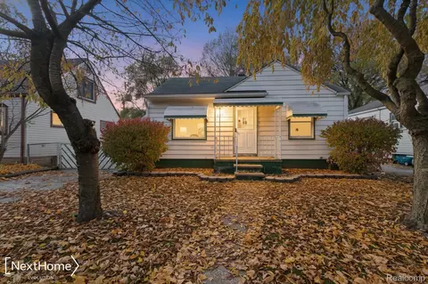 1969 Regina Ave, Lincoln Park, MI 48146