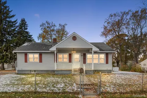 777 Emerson Ave, Pontiac, MI 48340