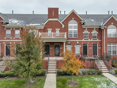 3266 Camden Dr, Troy, MI 48084