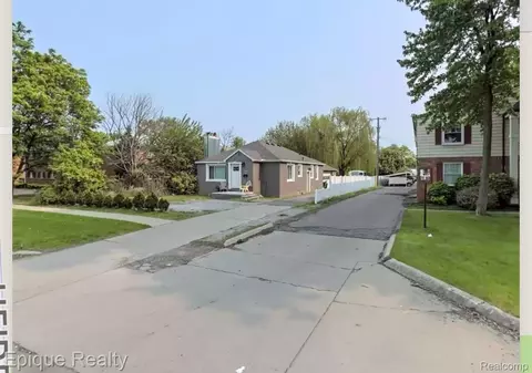 659 W Maple Rd, Clawson, MI 48017 photo 6