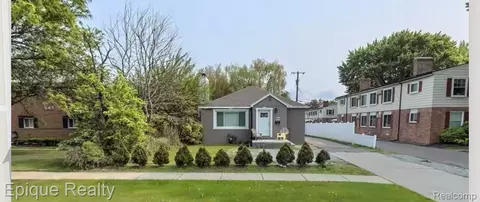 659 W Maple Rd, Clawson, MI 48017 photo 5