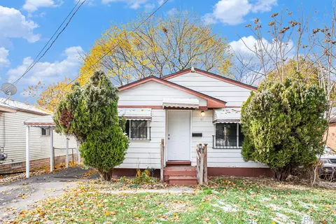 61 N Tasmania St, Pontiac, MI 48342
