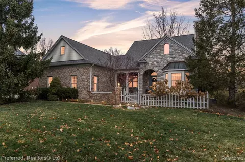 7424 Stonebrook Dr, Canton, MI 48187
