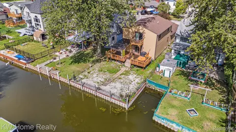 37881 Sunnybrook St, Harrison, MI 48045