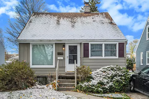 1341 Oakley Rd, Clawson, MI 48017