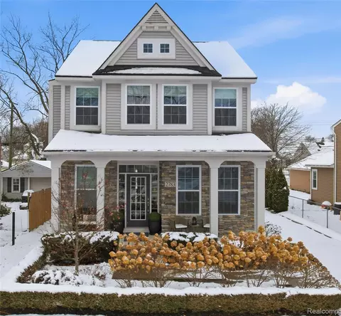 2783 Royal Ave, Berkley, MI 48072