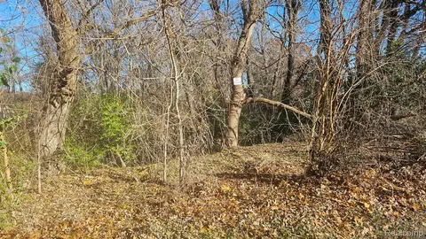 000 Hillpoint Dr, Hamburg, MI 48116