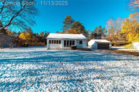 760 Sebek St, Oxford, MI 48371