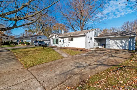 20355 Caniff St, Clinton Township, MI 48035