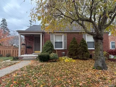 2403 Clawson Ave, Royal Oak, MI 48073