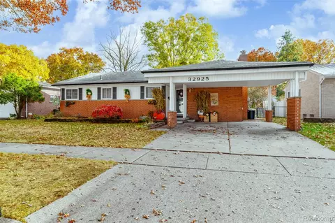 32925 Martin St, Livonia, MI 48154