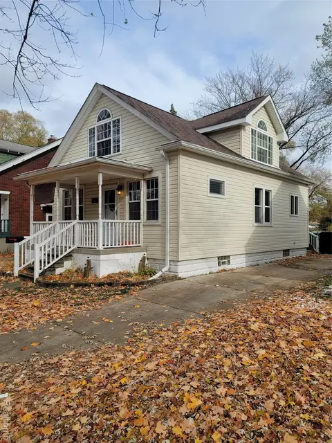 22936 Oakwood Ave, Eastpointe, MI 48021