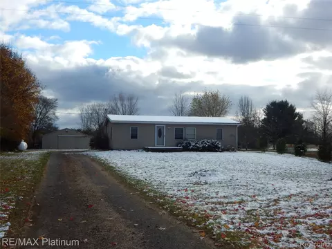 10321 E Lovejoy Rd, Conway, MI 48872