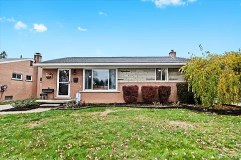 31230 Gladys Ave, Westland, MI 48185