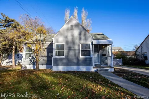 15031 Crescentwood Ave, Eastpointe, MI 48021