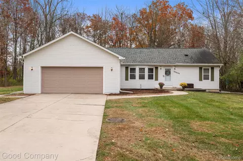 23304 Elmgrove St, Farmington Hills, MI 48336